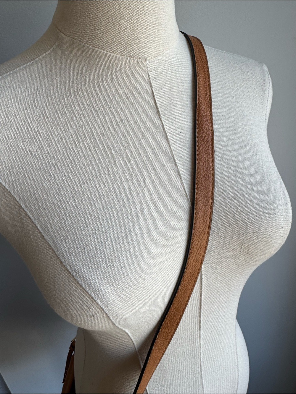 Also Faux Leather Bucket Crossbody Bag Cognac Brown Boho Tassels Zip Top Cute! - Picture 7 of 15